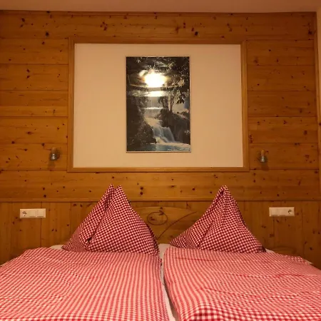 Ferienwohnung Staltner 아파트